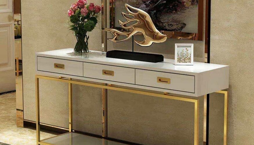 Console Tables UAE: Combining Functionality and Luxury for Your Home